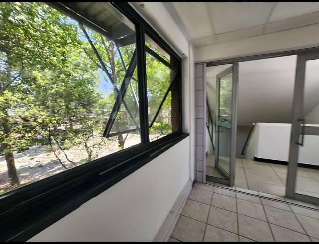 484M² OFFICE TO LET IN RANDJESPARK